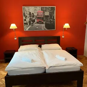 Central Station Studios Hotel